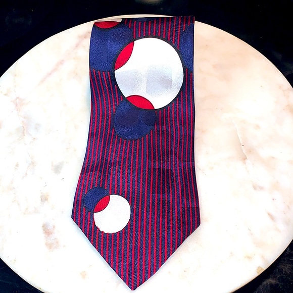 RHYNECLIFFE MENS NECK TIE SILK MADE IN USA VINTAGE WINE BLUE CREAM JACARD